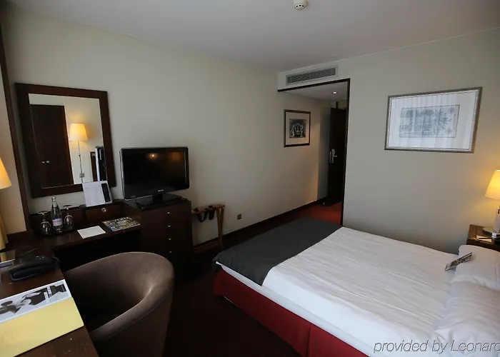 Savigny Frankfurt Otel 4*