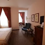 Hotel Savigny Frankfurt 4*