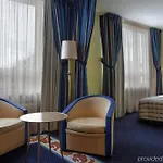 Savigny Frankfurt 4*