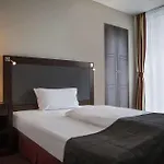 Savigny Frankfurt 4*