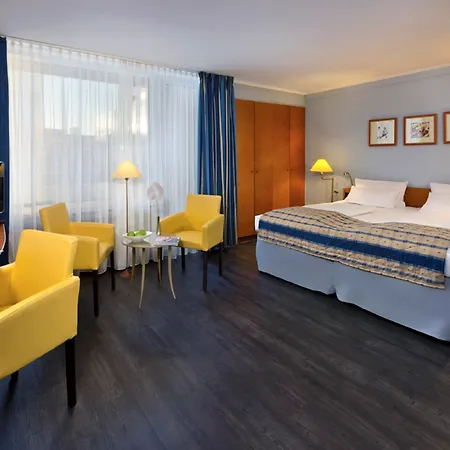 Savigny Frankfurt 4*