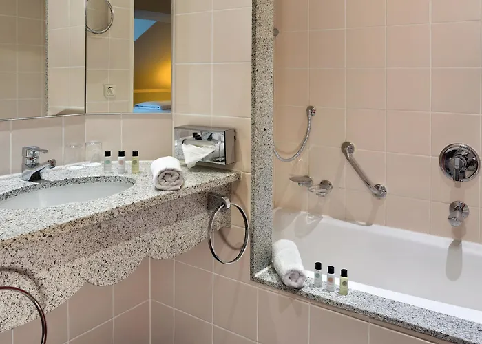 Savigny Frankfurt 4*