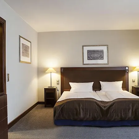 Savigny Frankfurt 4*