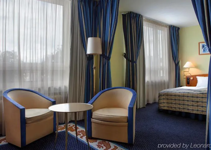 Savigny Frankfurt 4*