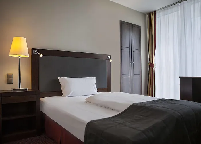 Savigny Frankfurt 4*