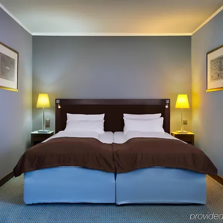 מלון Savigny Frankfurt 4*