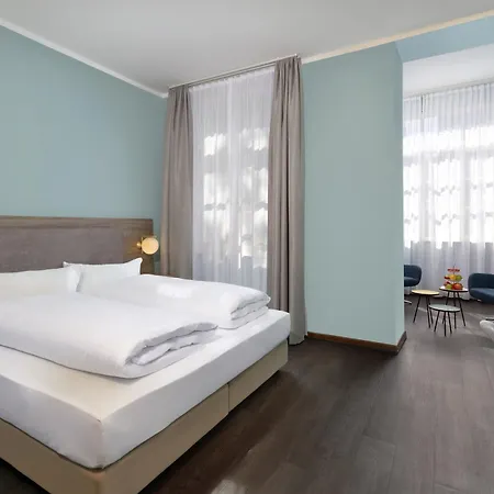 Savigny Frankfurt מלון